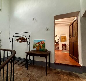 Interior - Loft with Canigou View Between Sea and Mountains, Private Terrace (Maureillas las illas)
