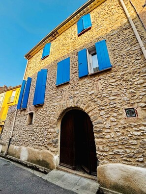 Exterior detail - Loft with Canigou View Between Sea and Mountains, Private Terrace (Maureillas las illas)
