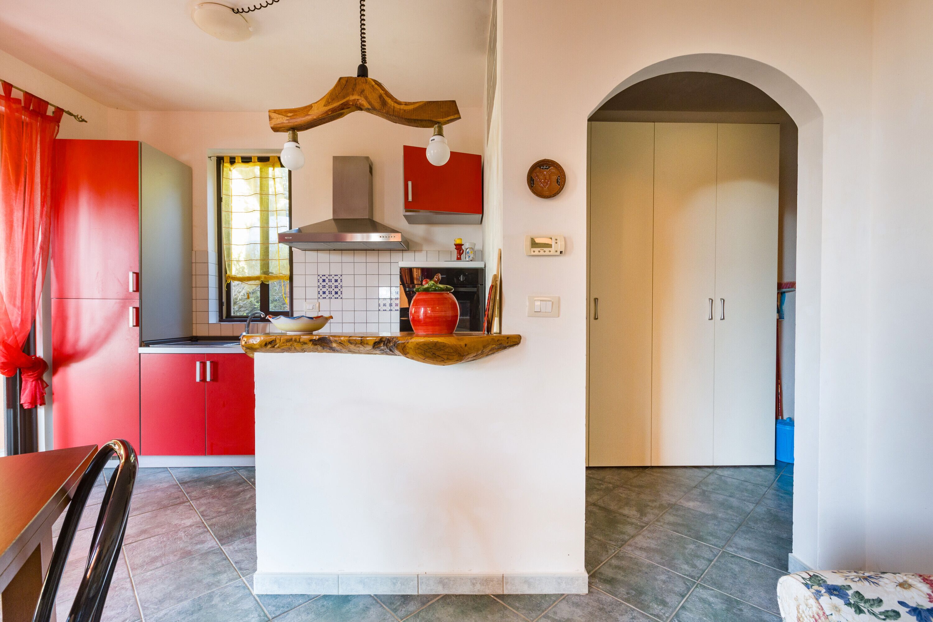 Kühlschrank, Ofen, Herdplatte, Wasserkocher