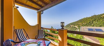Apartment 'Mandarino' with Sea View, Private Terrace and Wi-Fi