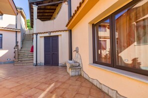 Exterior detail - Apartment 'Mandarino' with Sea View, Private Terrace and Wi-Fi (Gioiosa Marea)