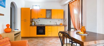 Apartamento 'Limone' con vistas al mar, terraza privada y Wi-Fi
