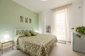 1 chambre, fer et planche à repasser, Wi-Fi gratuit, draps fournis