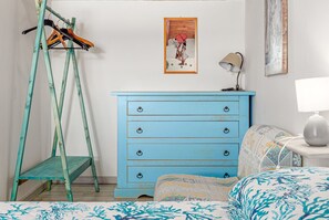 3 bedrooms, bed sheets