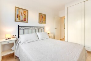 2 habitaciones, tabla de planchar con plancha y wifi gratis