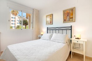 2 chambres, fer et planche à repasser, Wi-Fi gratuit, draps fournis