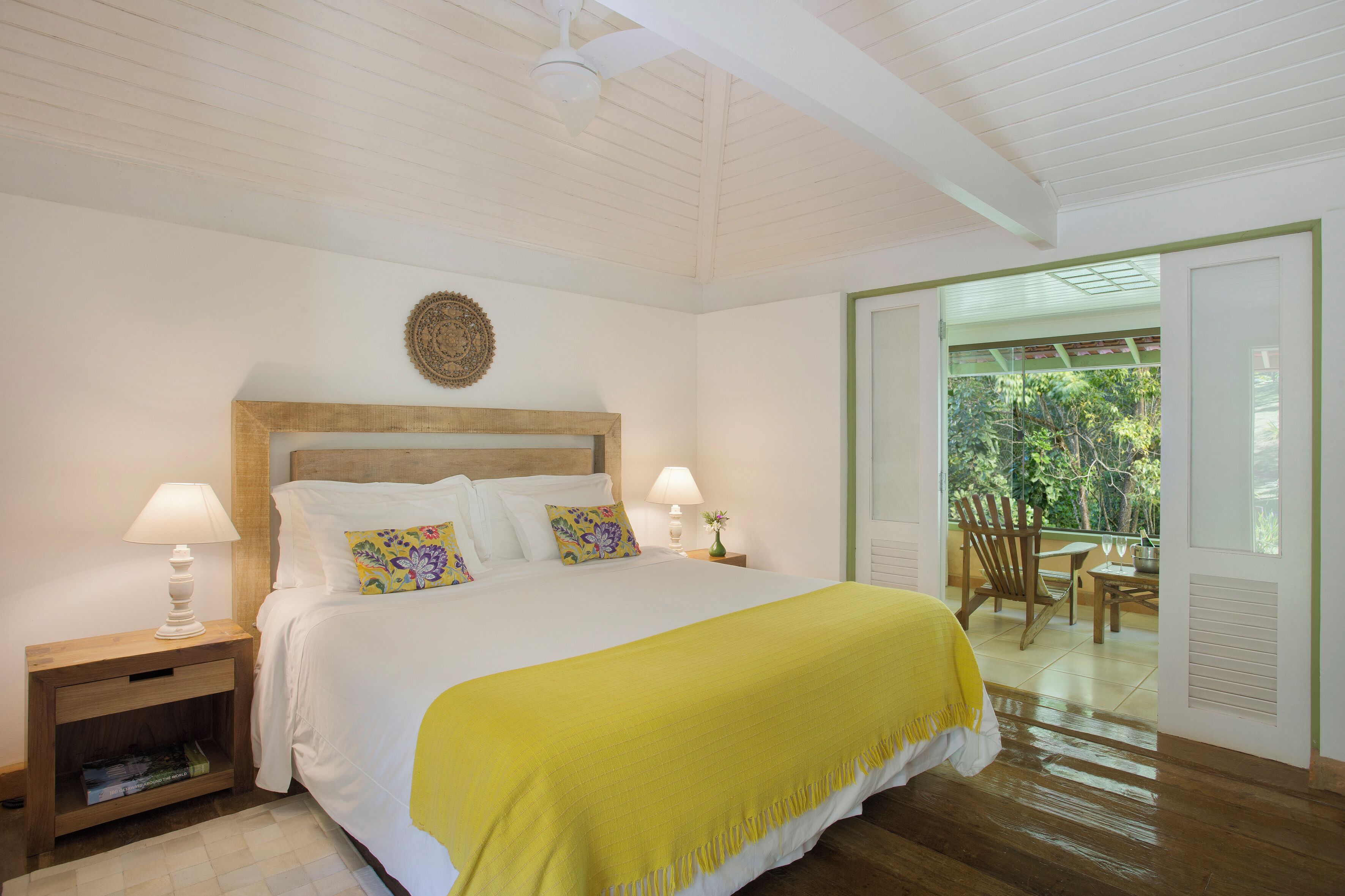 Traditional Chalet, Patio | Hypo-allergenic bedding, blackout drapes, free WiFi, bed sheets