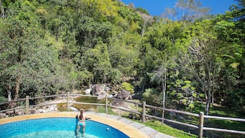 5 outdoor pools, sun loungers