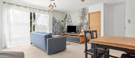 Televisión, mesa de ping pong