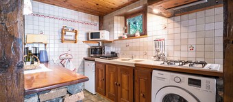 Apartment 'Montagnard Savoyard' with Mountain View, Private Terrace and Wi-Fi