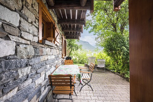 Ferienwohnung „Montagnard Savoyard“ mit Bergblick, privater Terrasse und WLAN