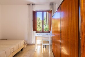 3 bedrooms, iron/ironing board, bed sheets - Apartment 'Villanova' with Mountain View and Private Garden (Villanova Strisaili)