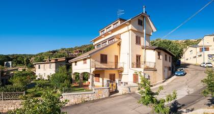 Apartment 'Villanova' with Mountain View and Private Garden