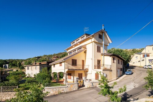 Apartment 'Villanova' with Mountain View and Private Garden