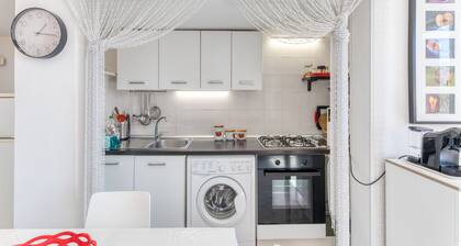 Ferienhaus 'Emilia' mit Meerblick, Wi-Fi und Klimaanlage