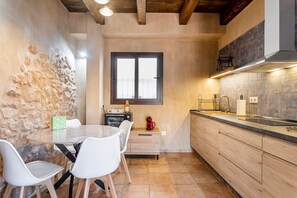 Fridge, oven, stovetop, dishwasher - Estudio 'Vencejos' con Wi-Fi en Ademuz (Ademuz)