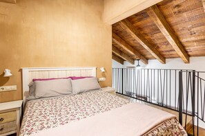 1 bedroom, iron/ironing board, free WiFi, bed sheets - Estudio 'Vencejos' con Wi-Fi en Ademuz (Ademuz)