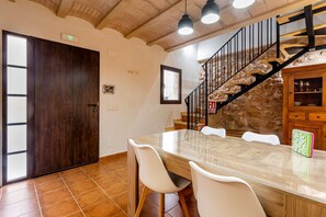 Unclassified image, 3 of 20, button - Studio 'La Bodega' with Wi-Fi (Ademuz)