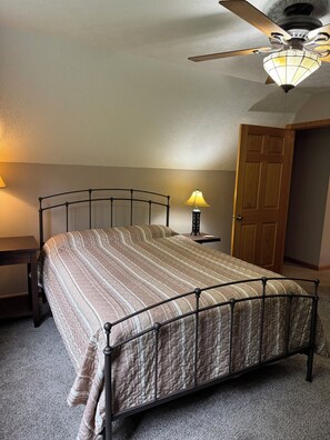 3 habitaciones, escritorio, wifi gratis y ropa de cama