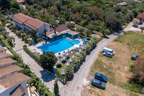 Exterior - Apartment 'Alexandros Studios 8' with Shared Pool, Wi-Fi and Air Conditioning (Roda)