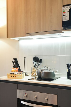 Mikrobølgeovn, ovn, kogeplade