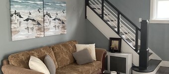 Stylish comfort near the falls- family friendly relaxation awaits!