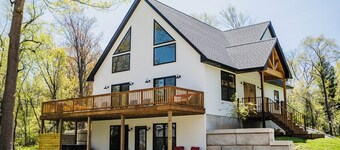 Lake House With Beach Access, Theater, Hot Tub