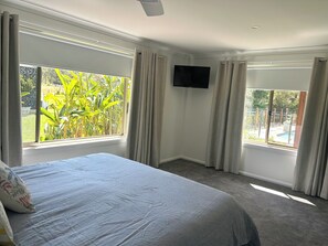 4 bedrooms, desk, iron/ironing board, free WiFi