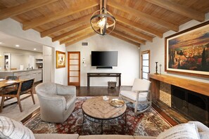 TV connectée, chaîne hi-fi, espaces bureaux