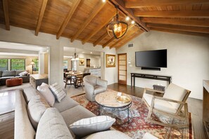 Smart TV, stereo, offices