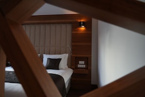 Classic Double Room, Balcony, Mountain View | Free WiFi - Hotel El-Arz (Boghni)