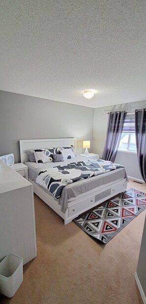 3 habitaciones, tabla de planchar con plancha, cuna de viaje y wifi 