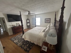2 slaapkamers, een strijkplank/strijkijzer, wifi, beddengoed
