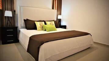 6 bedrooms, iron/ironing board, WiFi, bed sheets