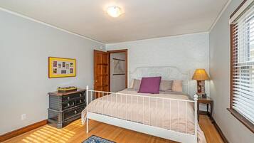 3 多间卧室、熨斗/熨衣板、WiFi、床单