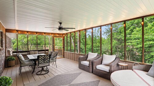 Modern Luxury 3-bedroom house in Maryville - Close to Knoxville and Smokies!