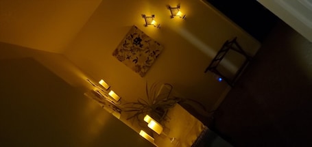 Interior. 3-bedroom house in brilliant Socorro with WiFi, refrigerated air
