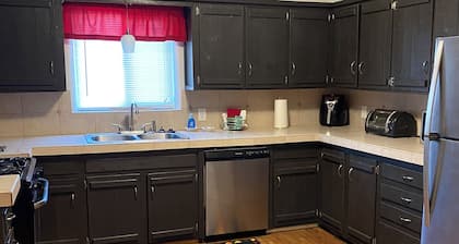 3-bedroom house in brilliant Socorro with WiFi, refrigerated air