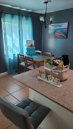Dining - Furnished Mid-term Rental in Peaceful 2BR Near Everything in Clearwater (Clearwater)