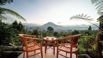 Suite Deluxe, vista a la montaña | Terraza o patio