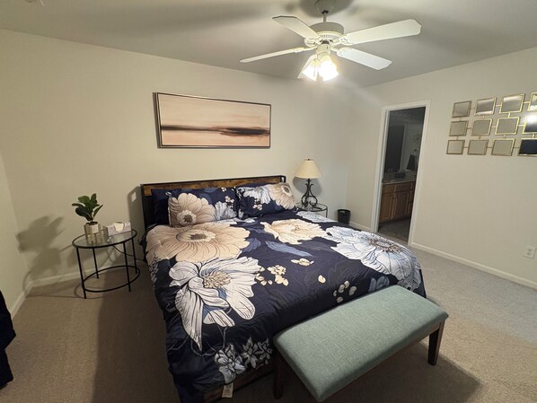 3 slaapkamers, een strijkplank/strijkijzer, wifi, beddengoed