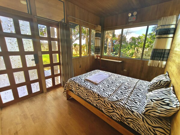 Standard Double Room, Multiple Bedrooms, Air conditioning, Courtyard View | Individually decorated, individually furnished, desk, laptop workspace - Retazos Eco Hotel (Iquitos)