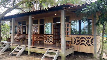 Quarto casal standard, ar-condicionado, vista para o pátio | Terraço/pátio