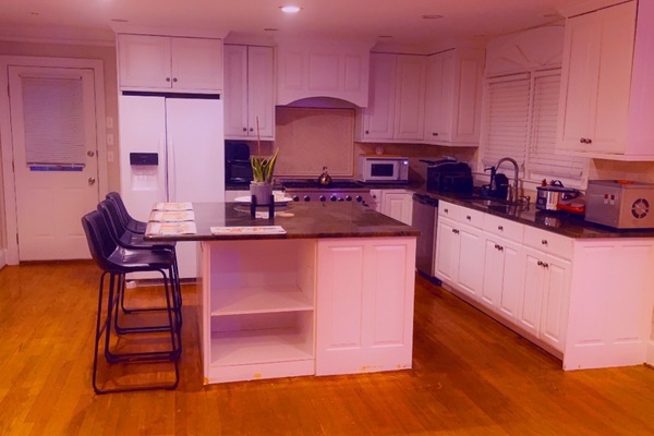 Microondas, horno, parrilla de estufa y lavavajillas