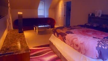 5 Schlafzimmer, Bügeleisen/Bügelbrett, WLAN, Bettwäsche