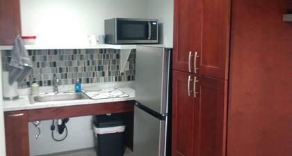 Cozy studio with WiFi and AC in enchanting Kailua-Kona