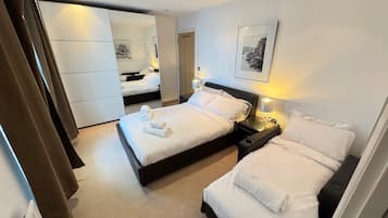 2 chambres, fer et planche à repasser, Wi-Fi gratuit, draps fournis
