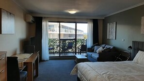 1 makuuhuone, silitysrauta/-lauta, vuodevaatteet