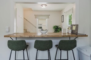 Interior - 2BD Charming Ideally Located Bungalow (Louisville)