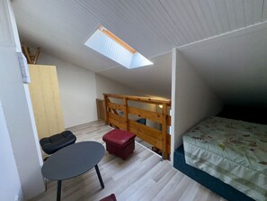 2 bedrooms